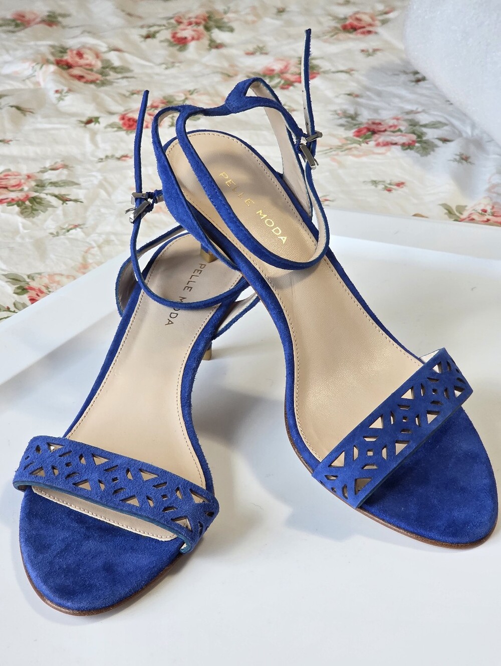 Pelle Moda Royal Cobalt Blue Suede Laser Cut Ankle Strap Kitten Heel Sz 8.5